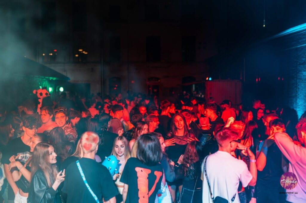 wydarzenia PARADISE parties15